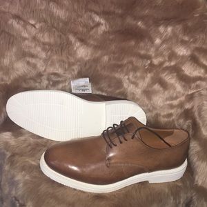 Light brown leather men dress shoes
